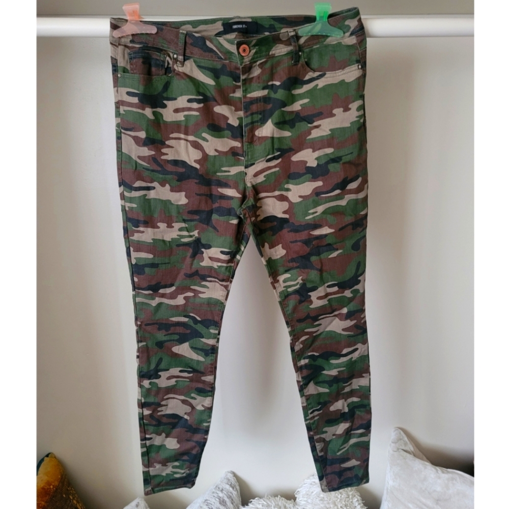 Camo Print Skinny Jeans